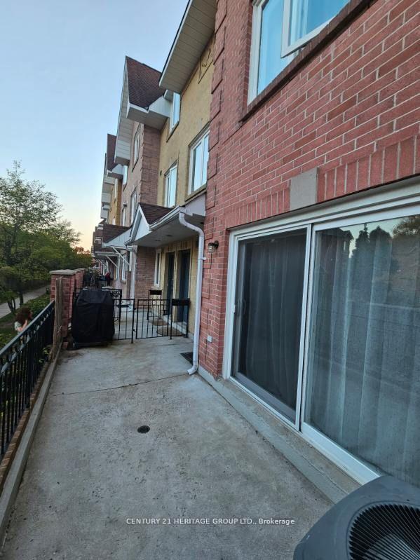 419 - 75 Weldrick Road E, Richmond Hill 2