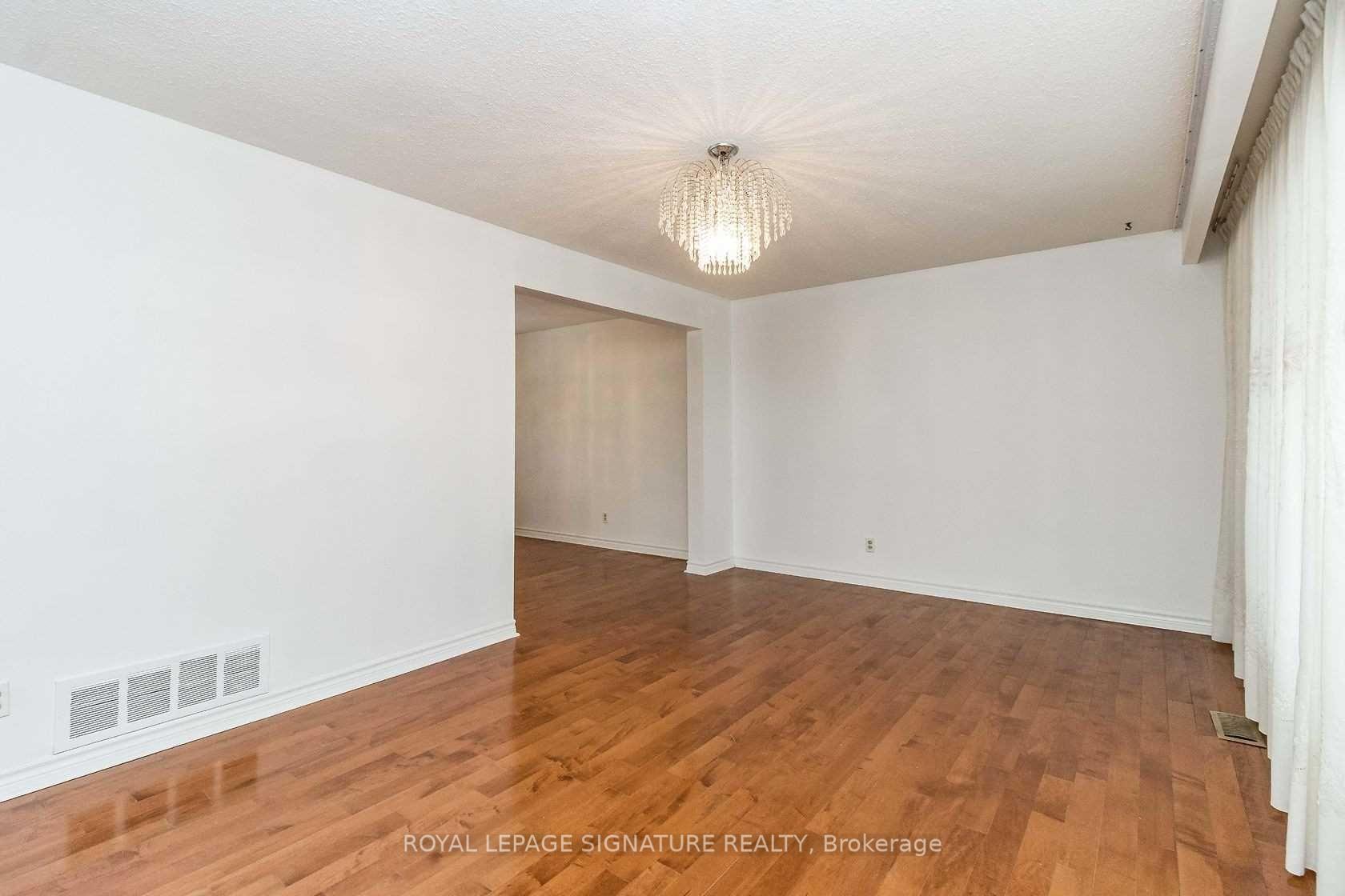 Upper - 19 Starlake Drive, Toronto 5
