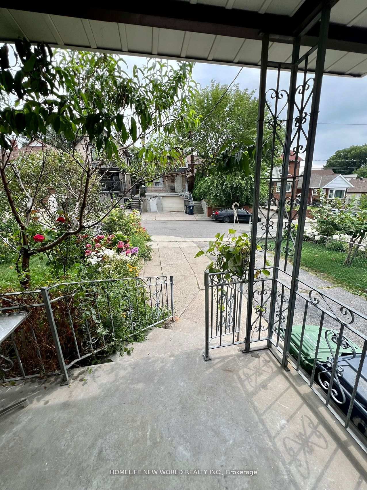 Main - 354 Kane Avenue, Toronto 3