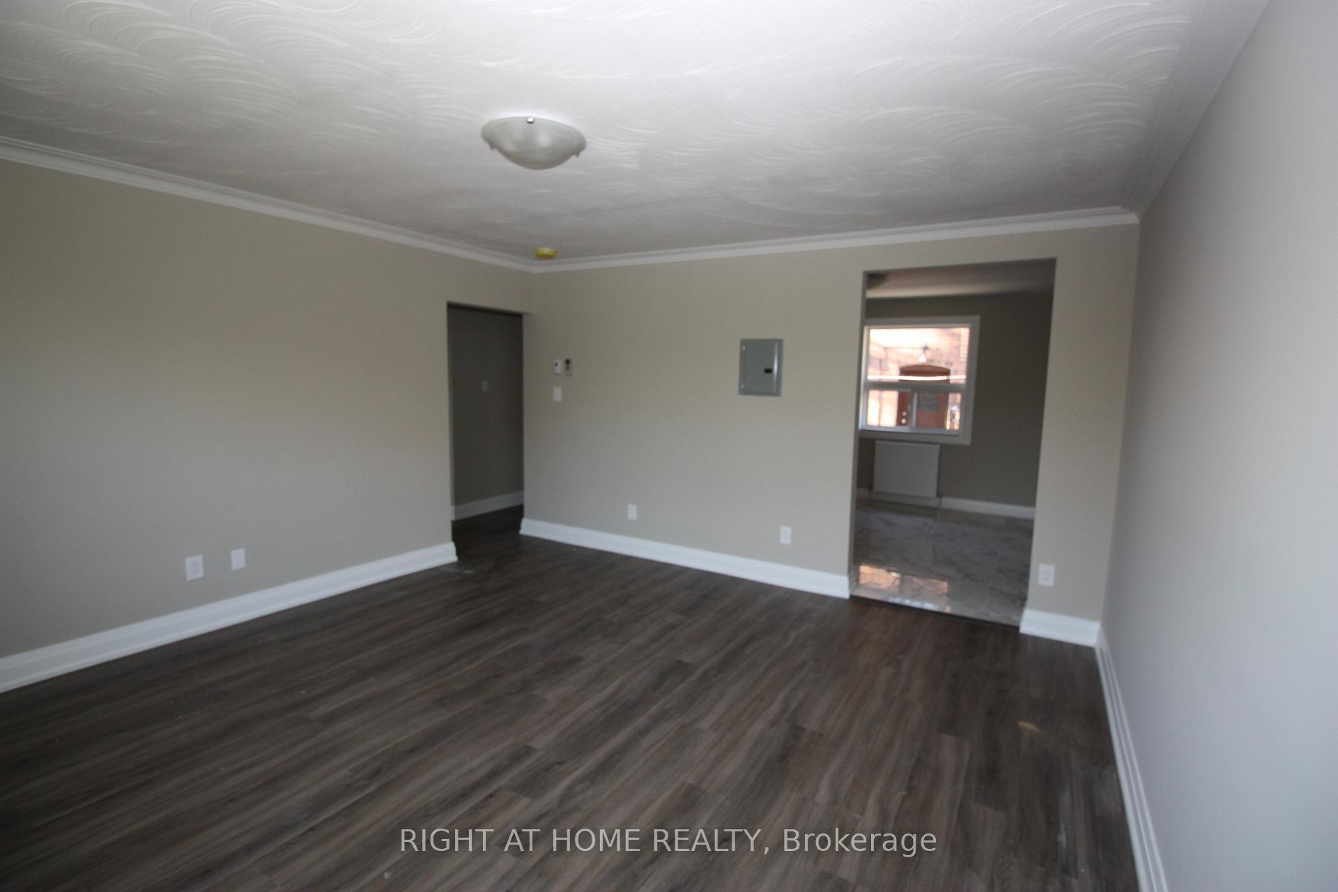 4 - 2 Glen Gordon Road, Toronto 5