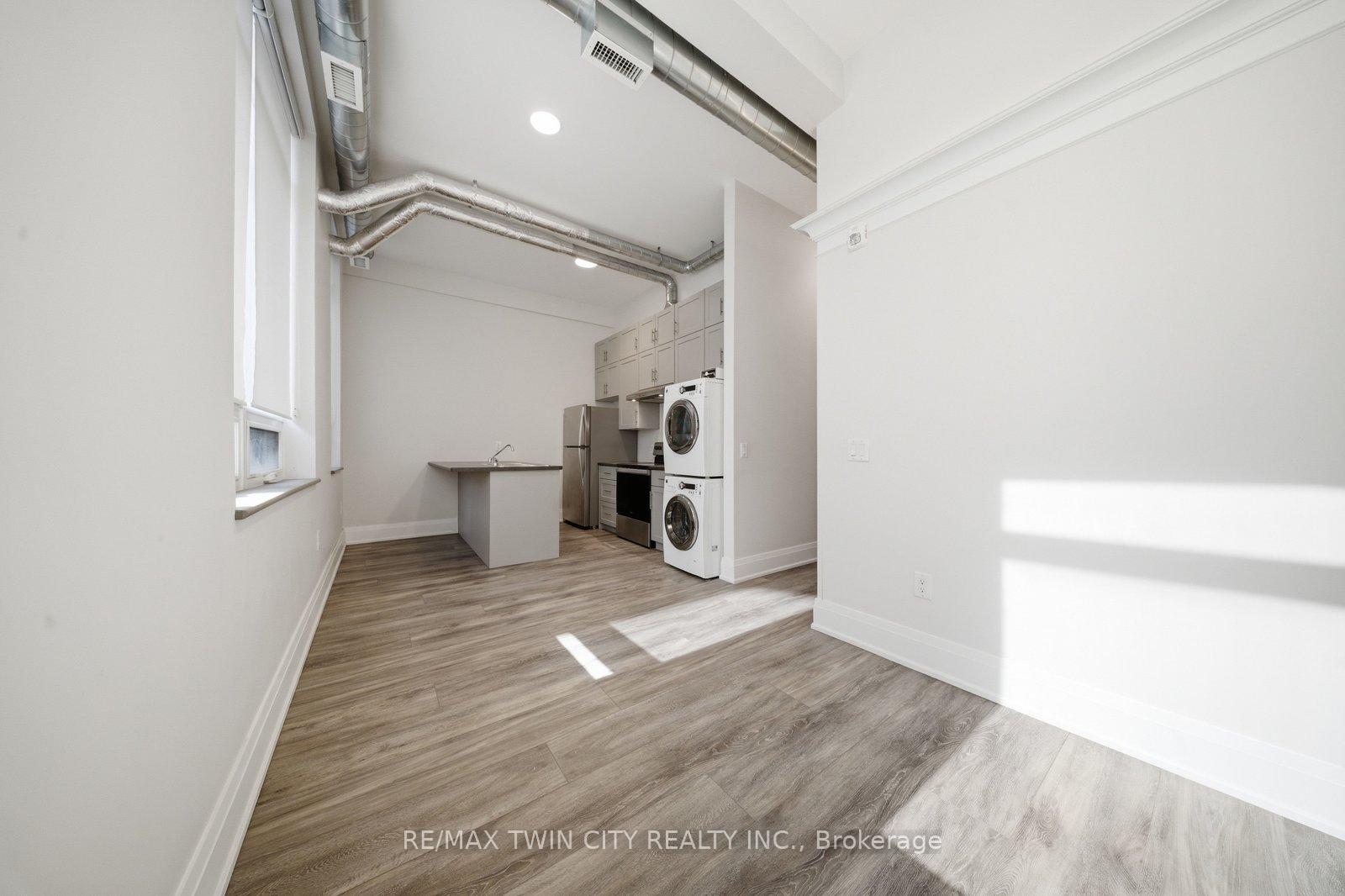 201 - 11 Queen Street, Brantford 3