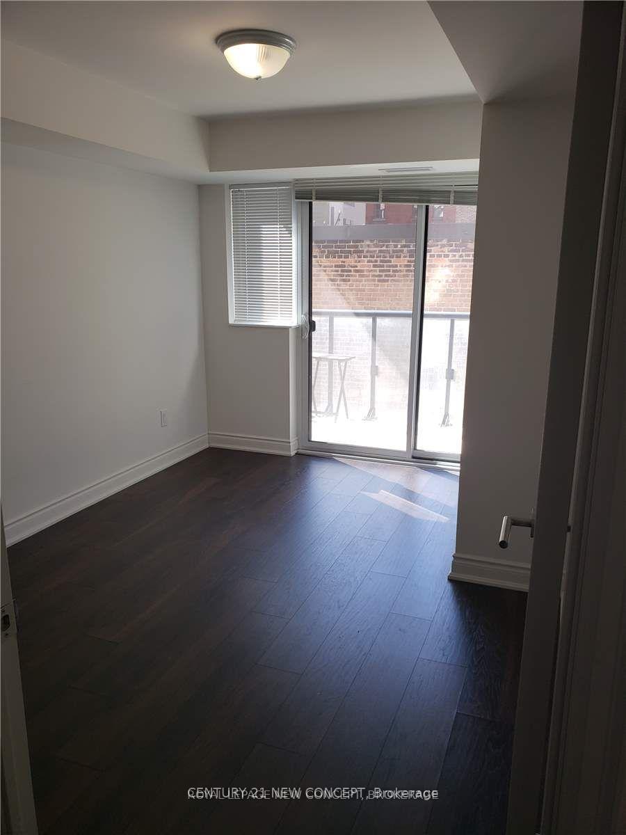 211 - 400 Adelaide Street E, Toronto 4