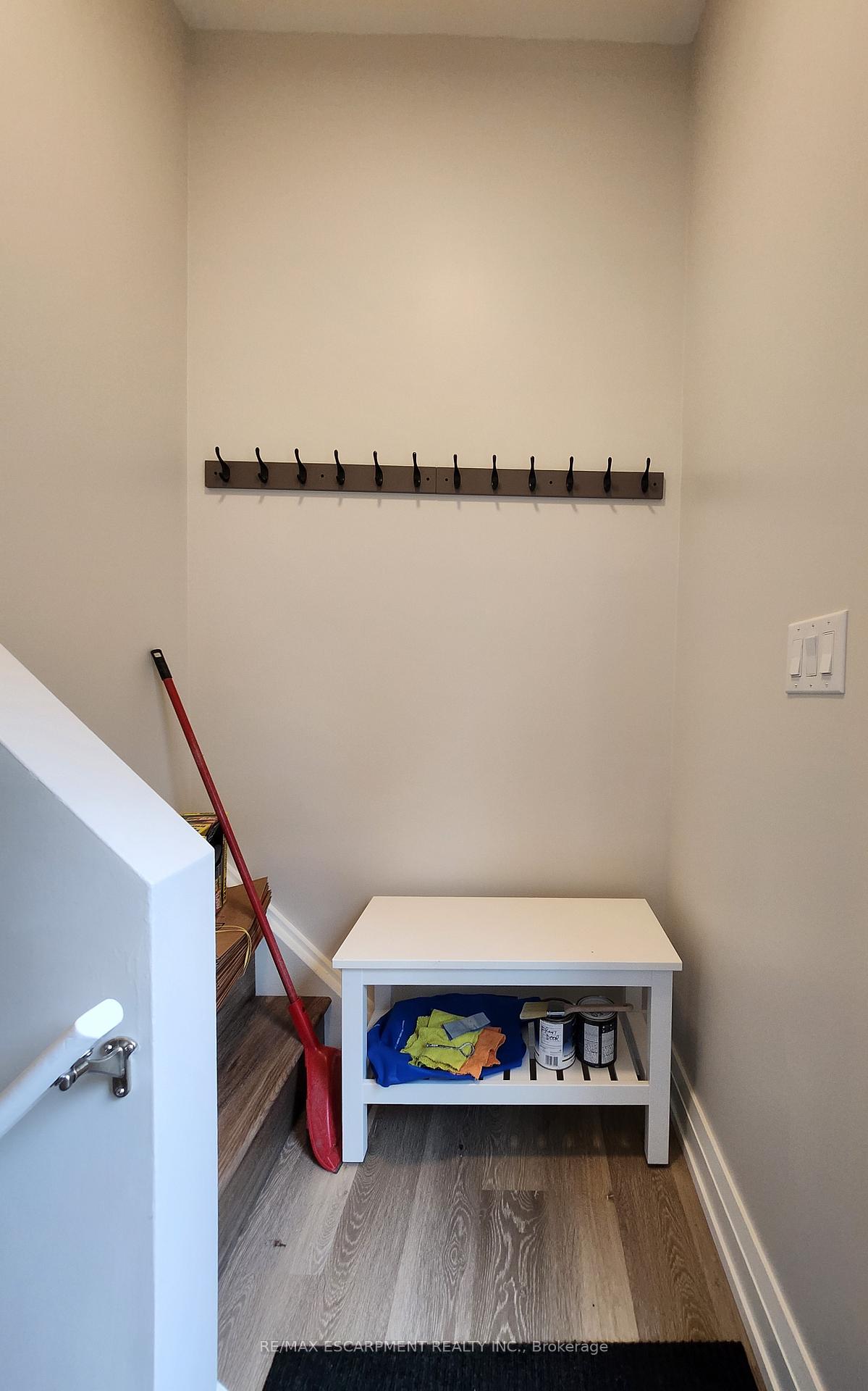 LOWER - 404 Nelson Street, Brantford 2