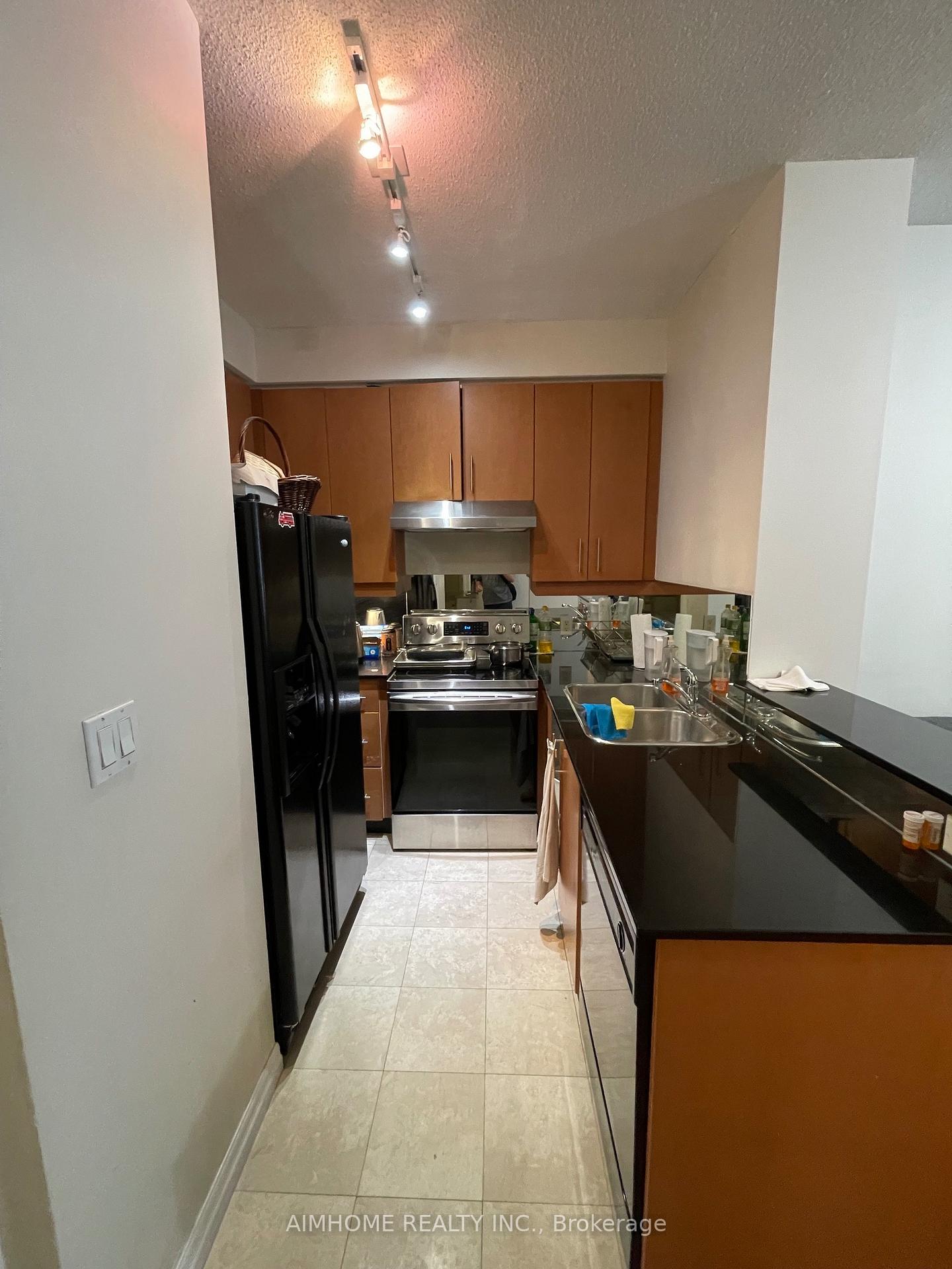 2008 - 300 Bloor Street E, Toronto 2