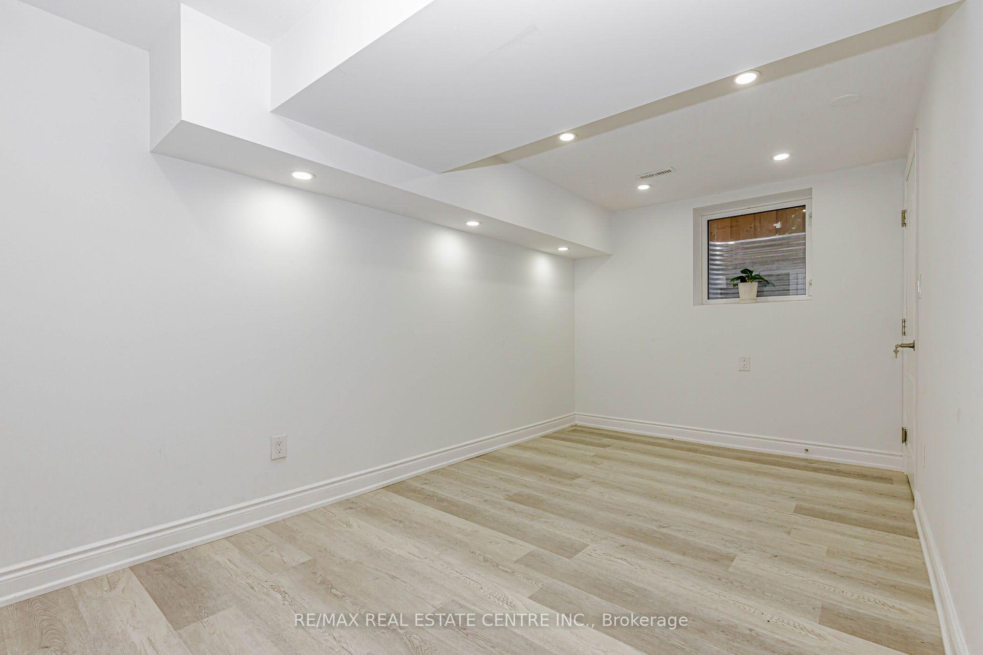 #2 - 17 Scotia Drive, Brampton 4