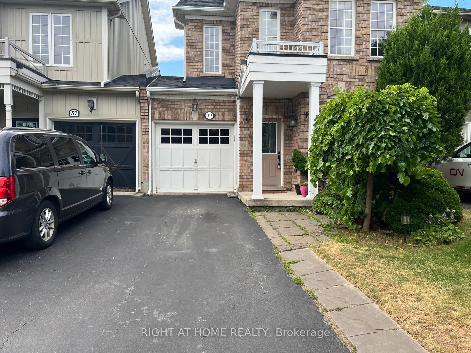 39 Golden Iris Crescent, Hamilton 4
