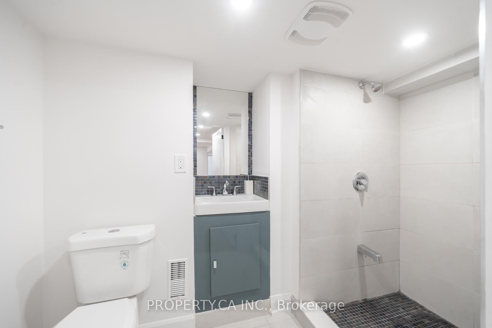 Lower - 344 Highfield Road, Toronto 3