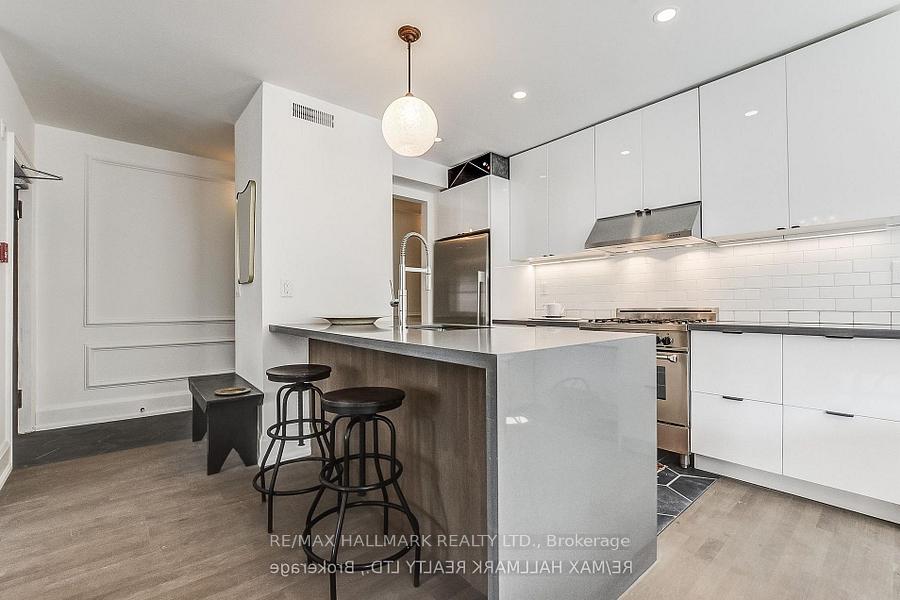 2B - 795 College Street, Toronto 3