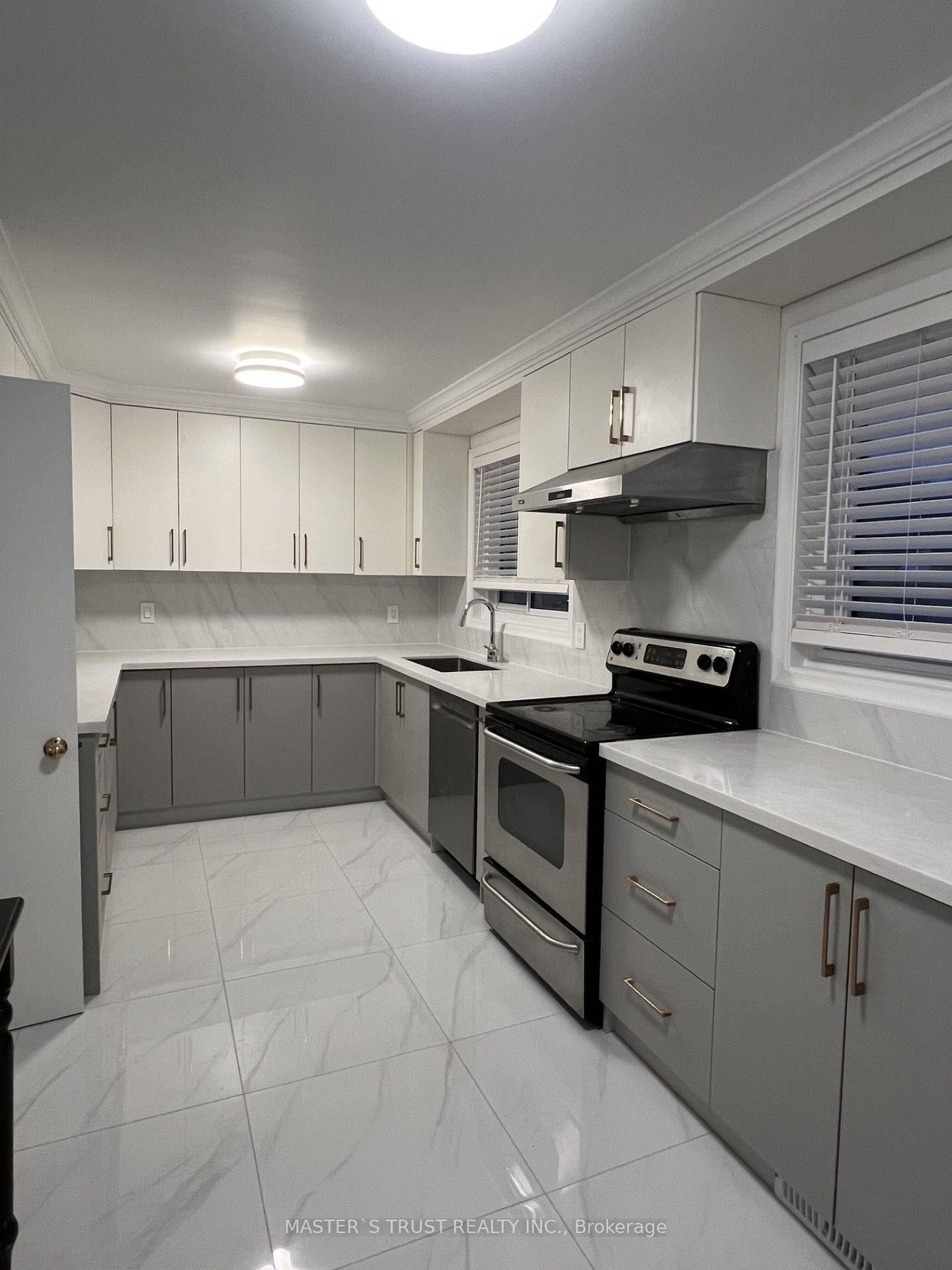 Main - 139 Amberjack Boulevard, Toronto 5