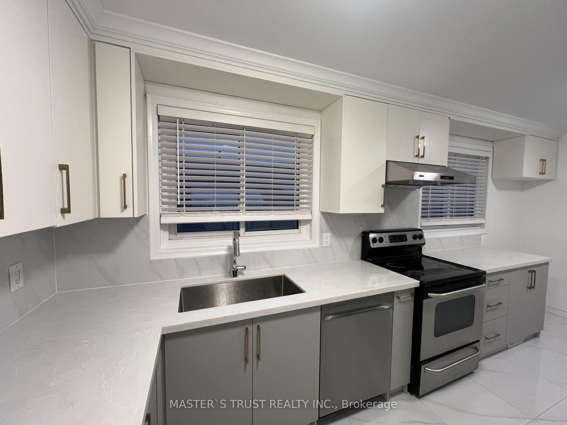 Main - 139 Amberjack Boulevard, Toronto 4