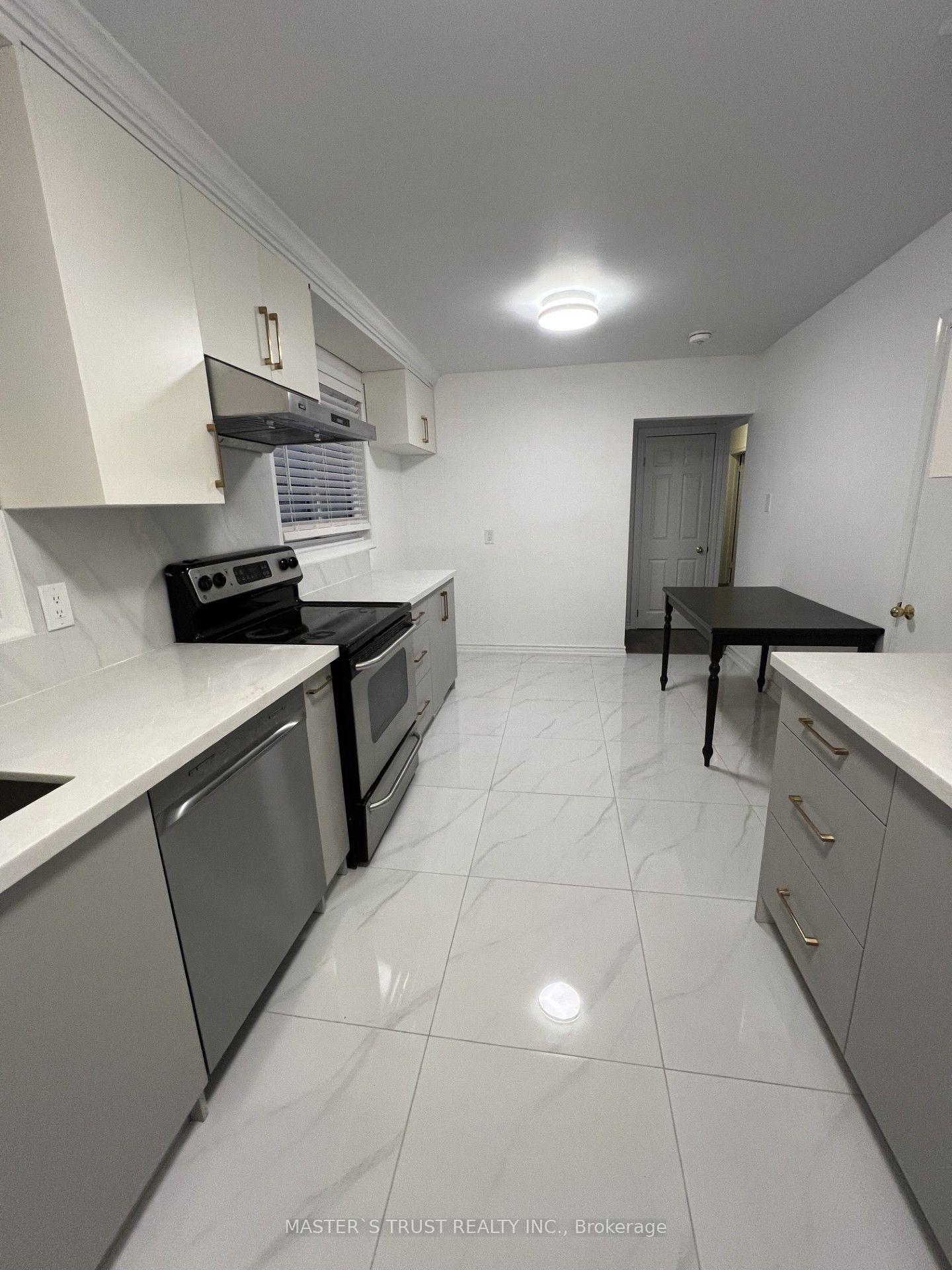 Main - 139 Amberjack Boulevard, Toronto 2