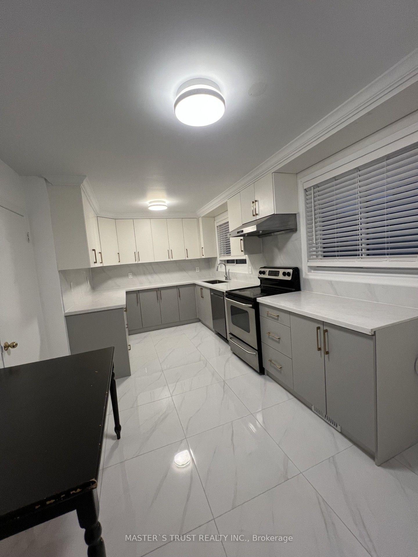 Main - 139 Amberjack Boulevard, Toronto 3