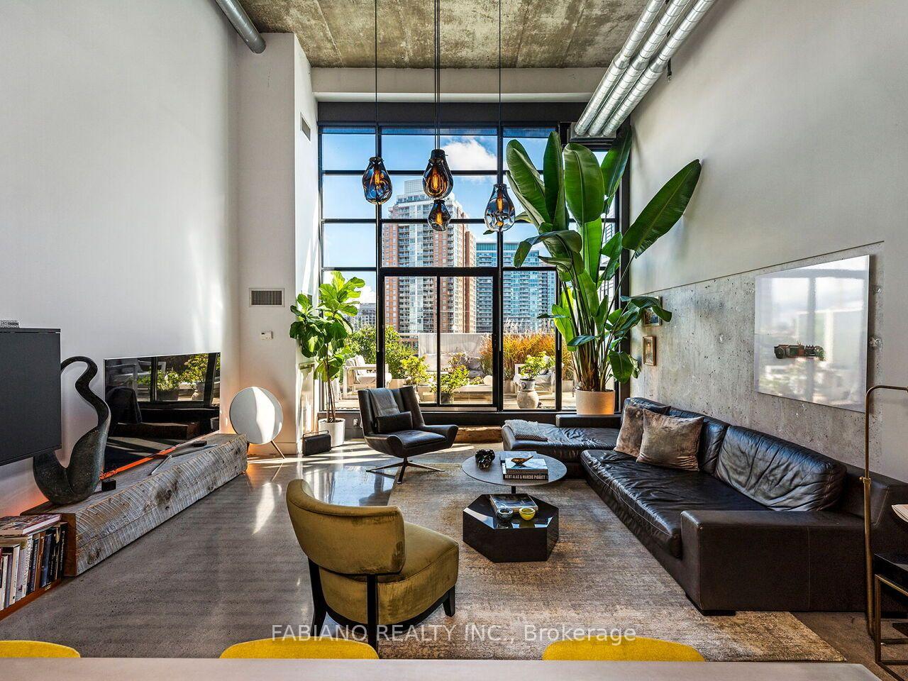 532 - 43 Hanna Avenue, Toronto 3