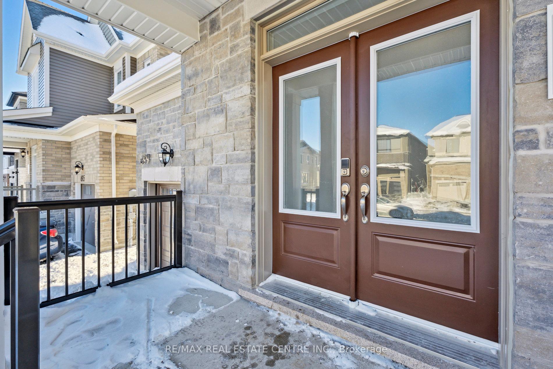 699 Newlove Street, Innisfil 4
