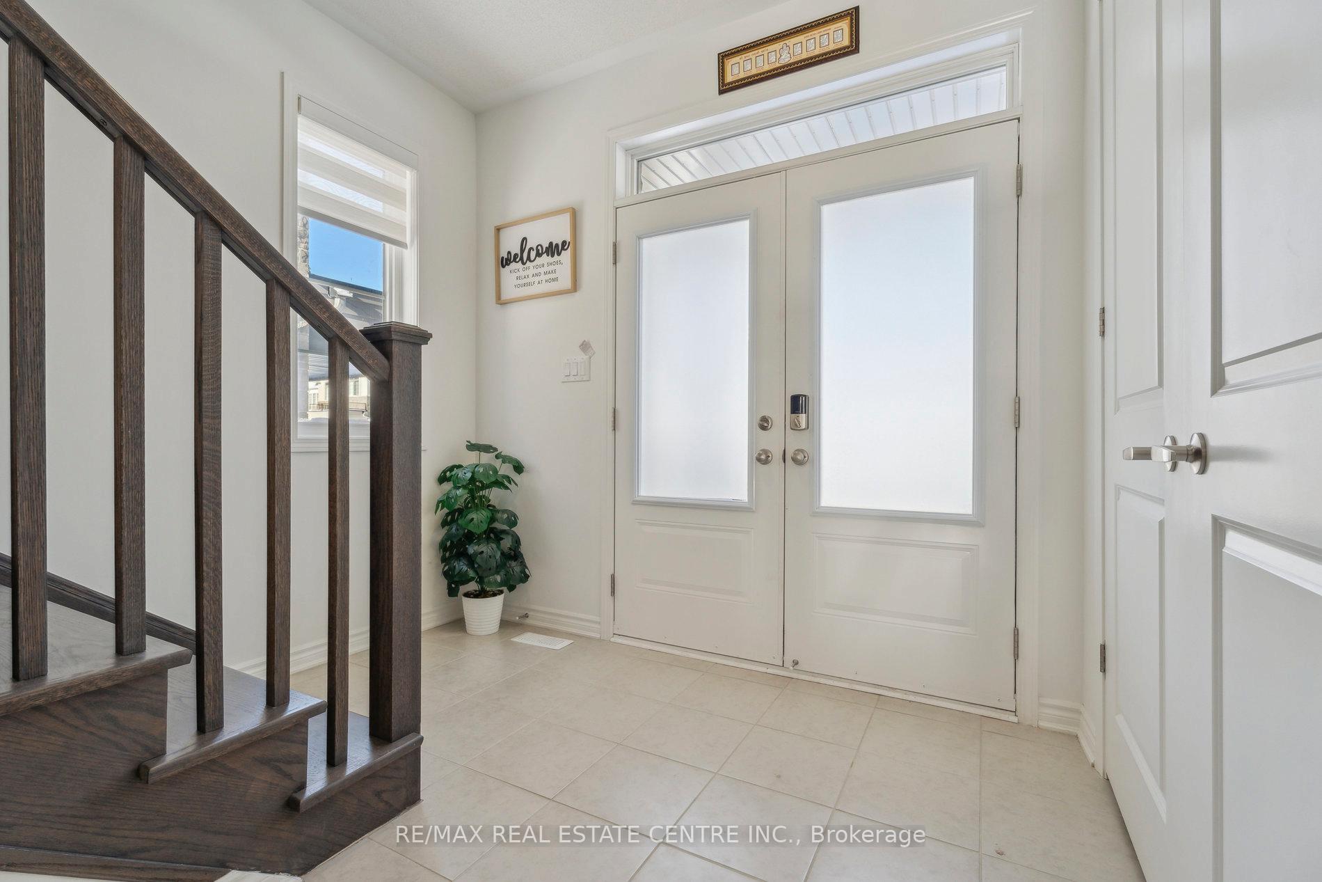 699 Newlove Street, Innisfil 5