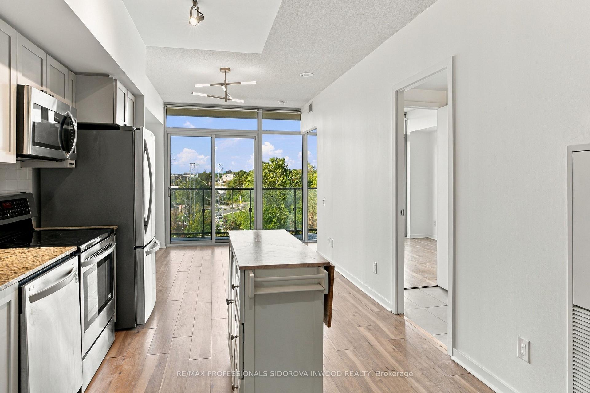 404 - 105 The Queensway Avenue, Toronto 5