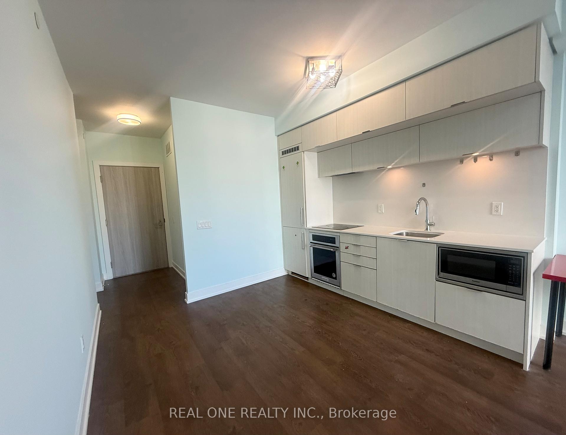 610 - 80 Vanauley Street, Toronto 5