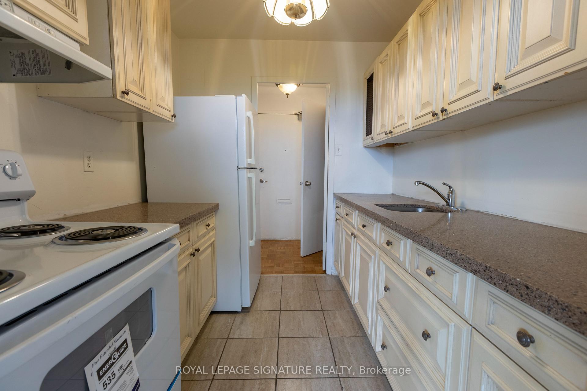 902 - 161 Oakwood Avenue, Toronto 4