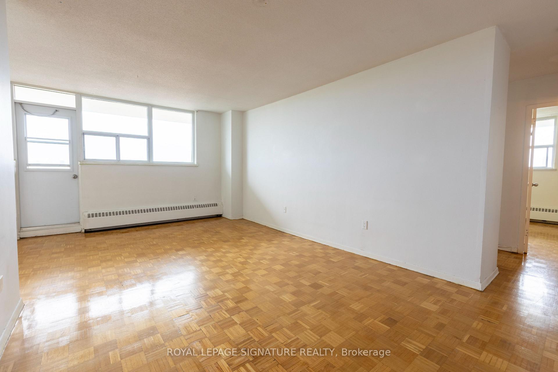 902 - 161 Oakwood Avenue, Toronto 2