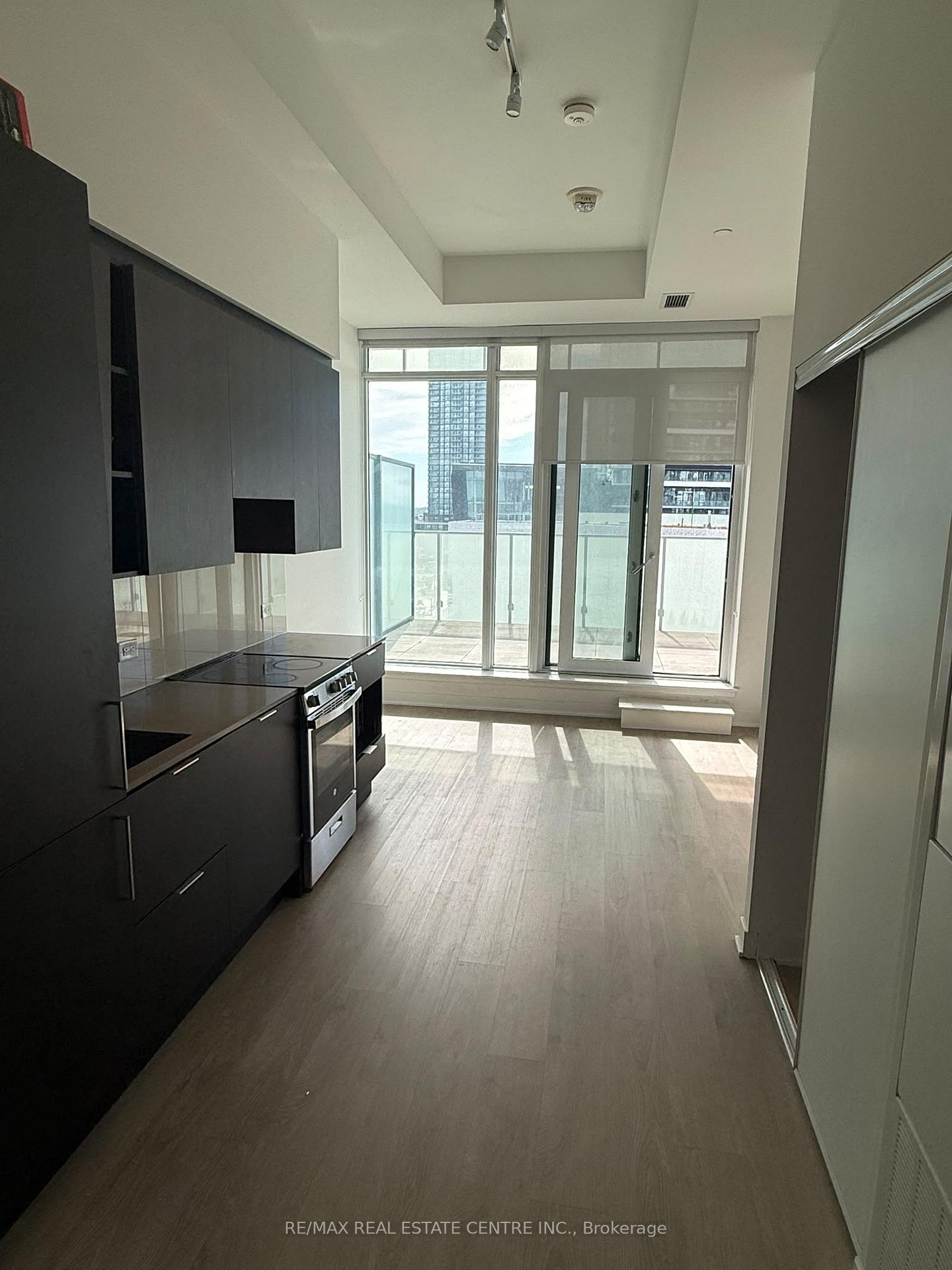 605 - 3900 Confederation Parkway, Mississauga 2