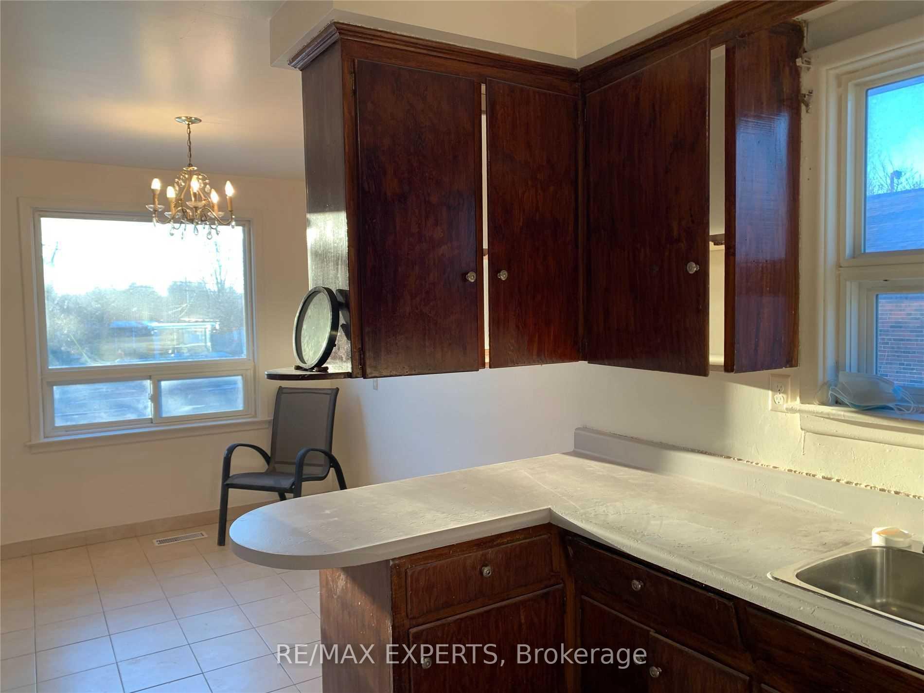 733 Markham Road, Toronto 4