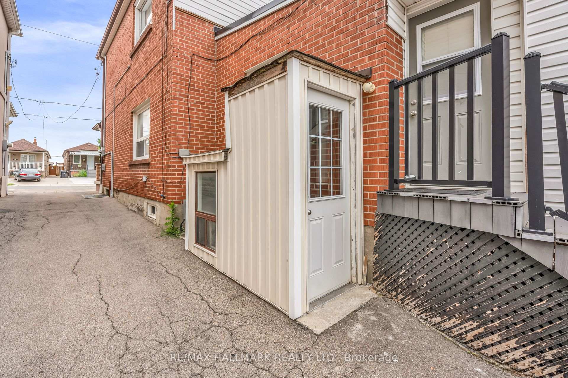 65 Kirknewton Road, Toronto 3