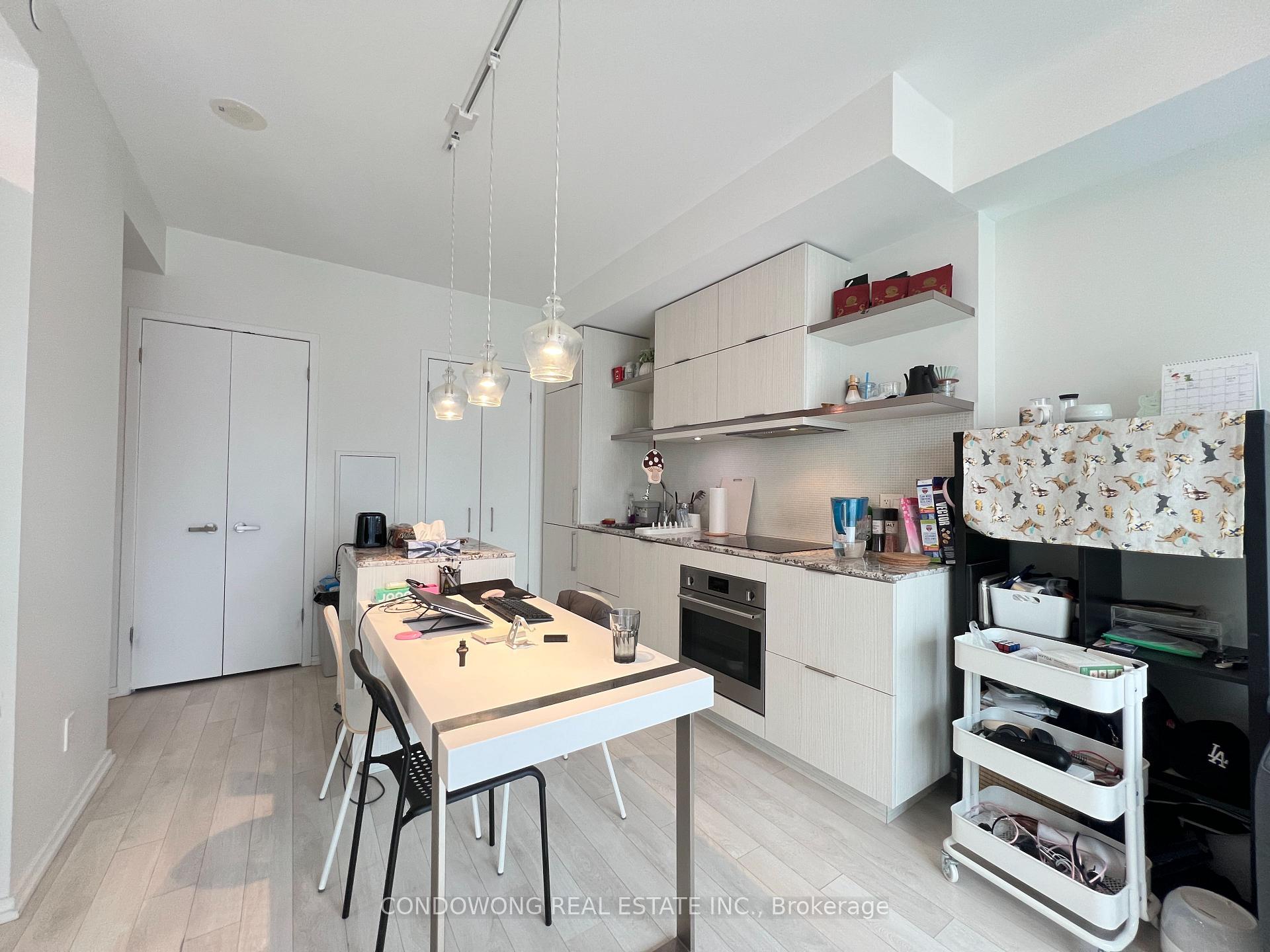 2501 - 197 Yonge Street, Toronto 5