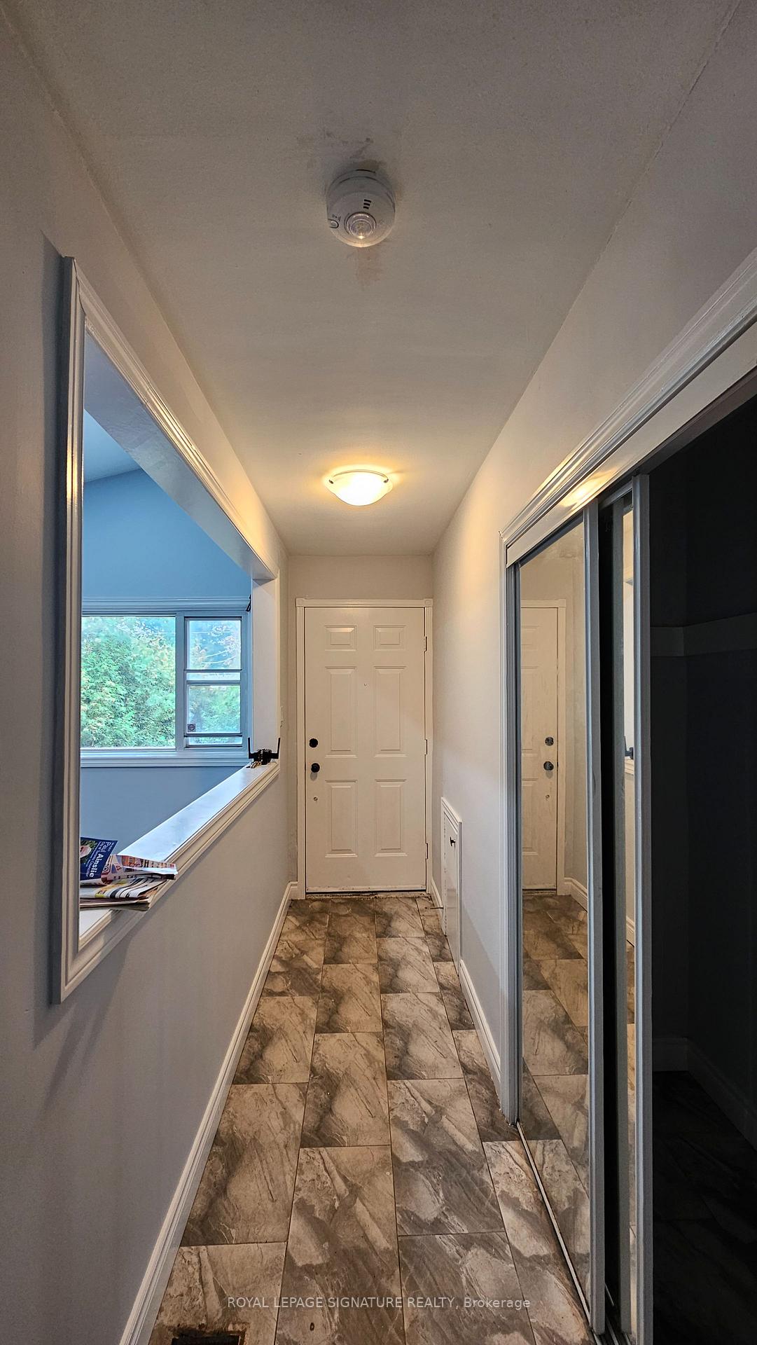 Upper - 11 Mid Pines Road, Toronto 2