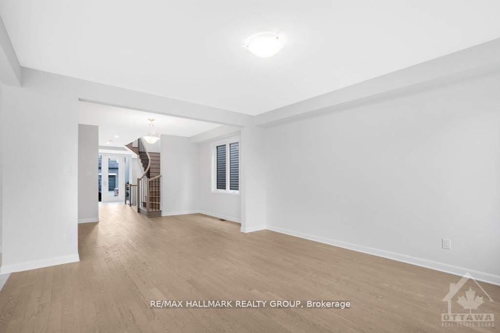 542 Anchor Circle, Ottawa 4