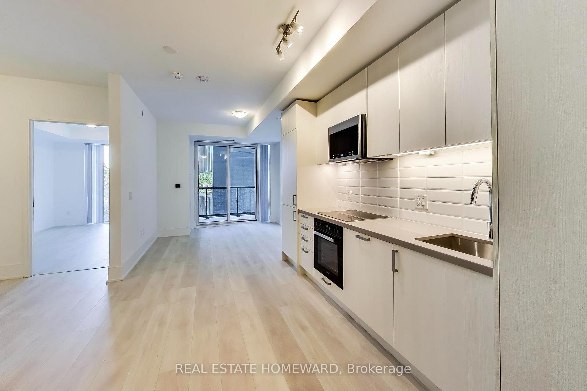 304 - 2450 Bloor Street W, Toronto 3