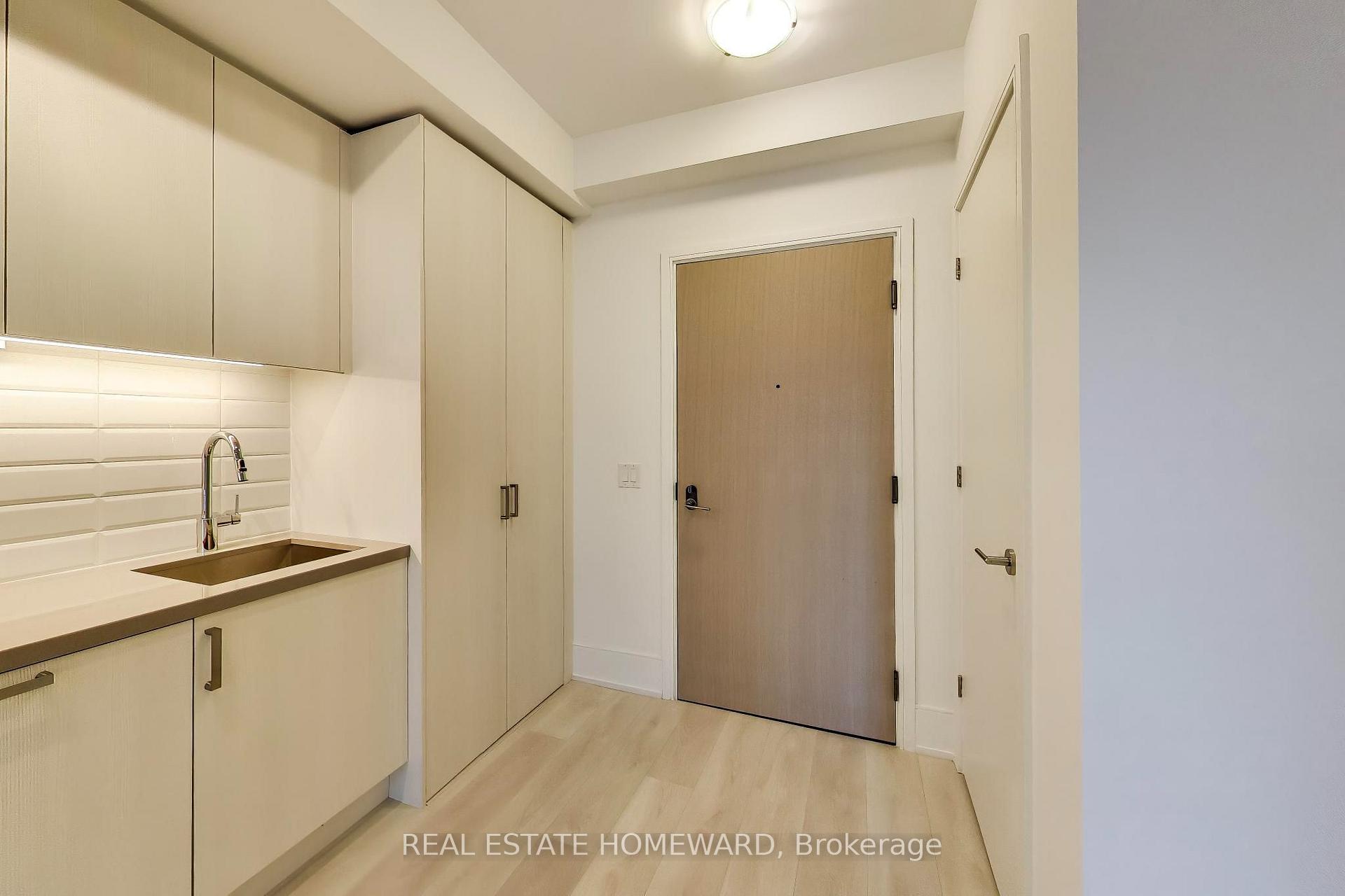 304 - 2450 Bloor Street W, Toronto 2