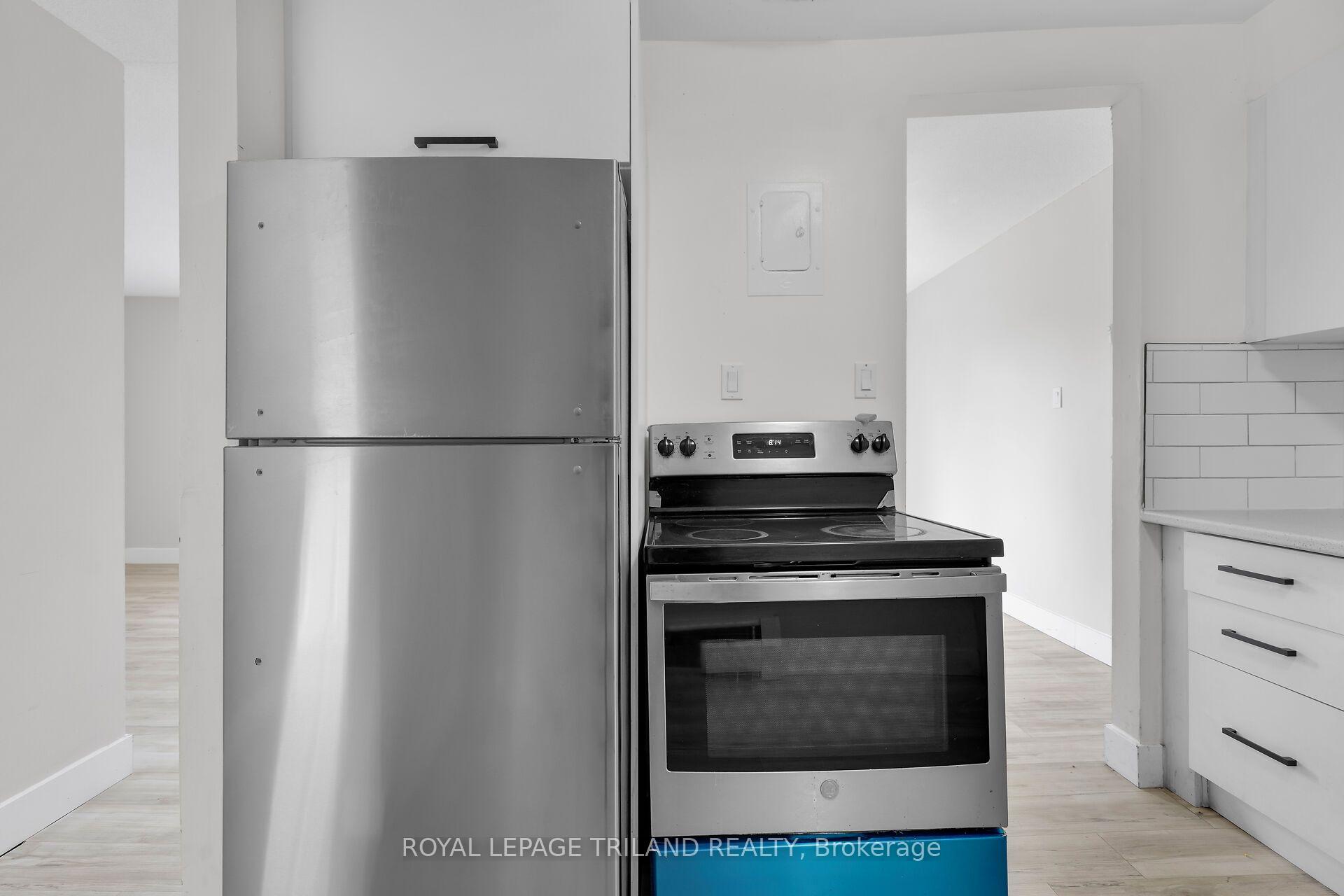 4 - 1566 Allen Place, London East 5