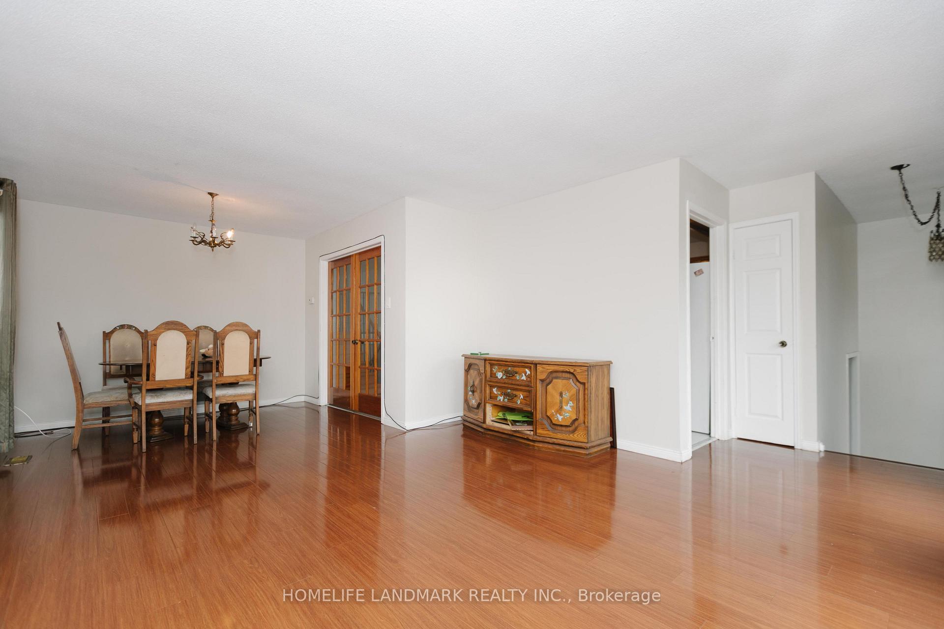 22 Blenheim Drive, Brampton 4