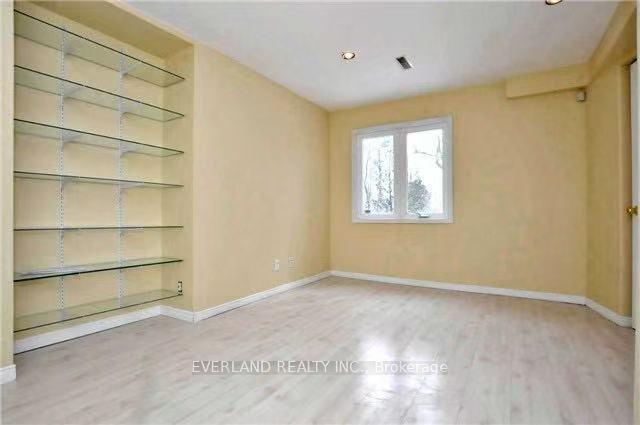Basement - 156 Bristol Road, Newmarket 3