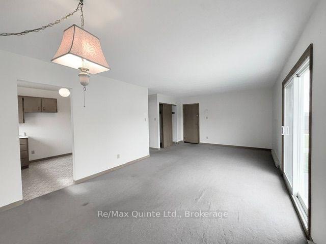 3 - 49 Oxford Road, Quinte West 4