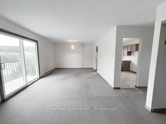 3 - 49 Oxford Road, Quinte West 3