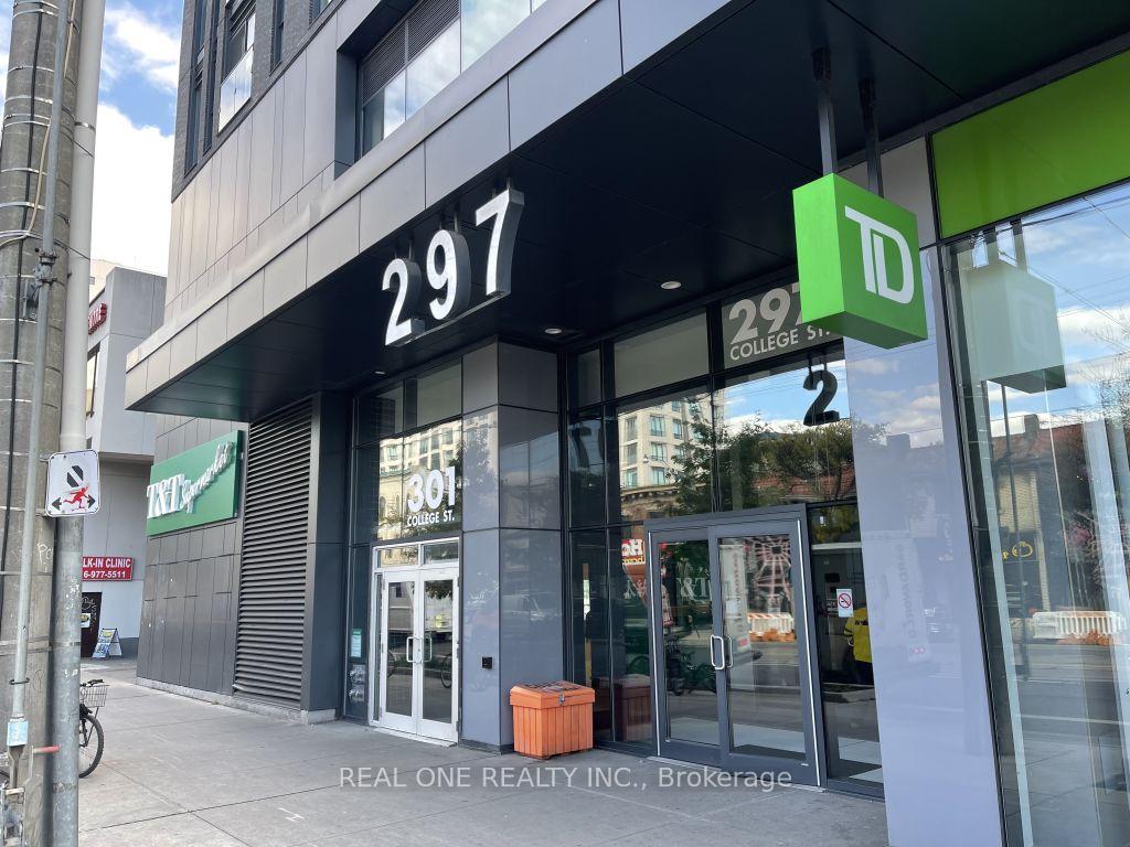 710 - 297 College Street, Toronto 2