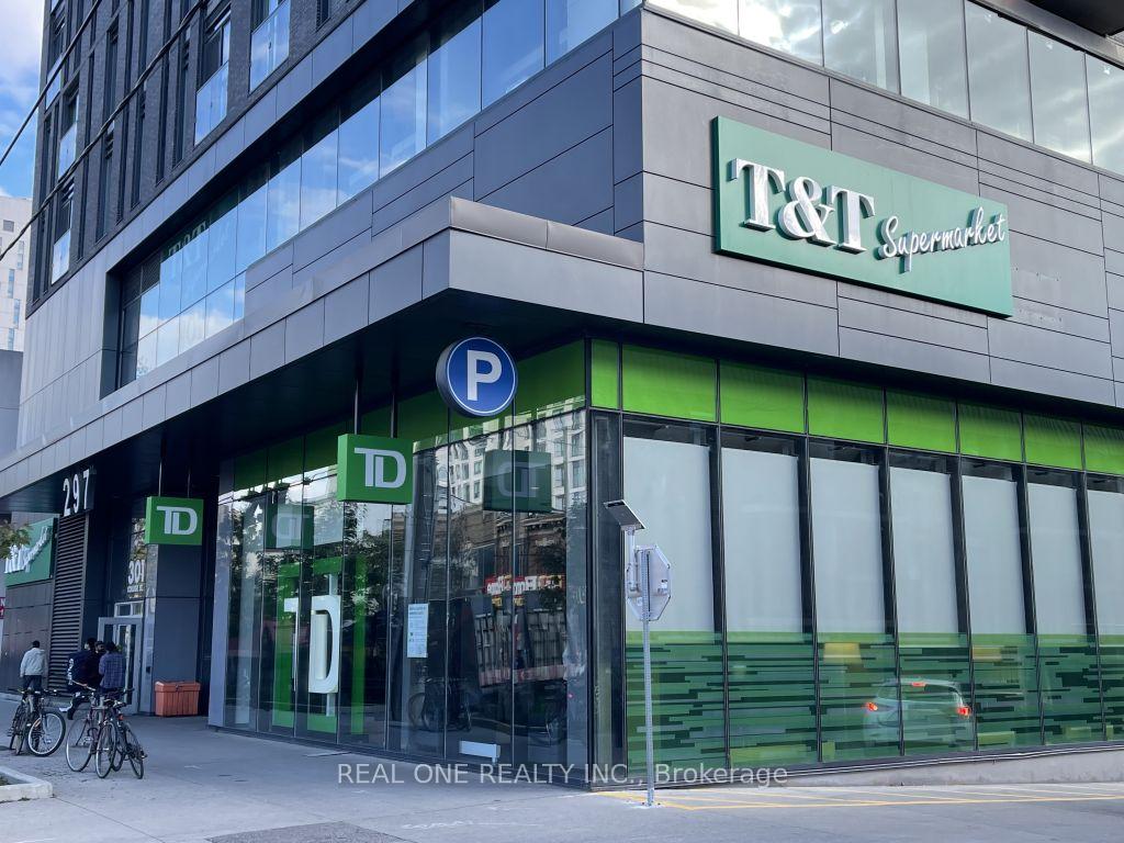 710 - 297 College Street, Toronto 3