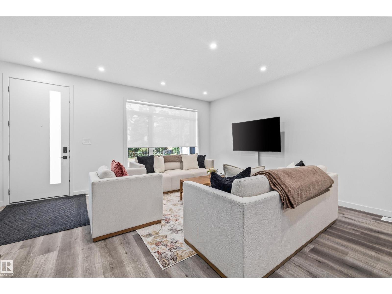 #4 10989 73 AV NW, Edmonton 5