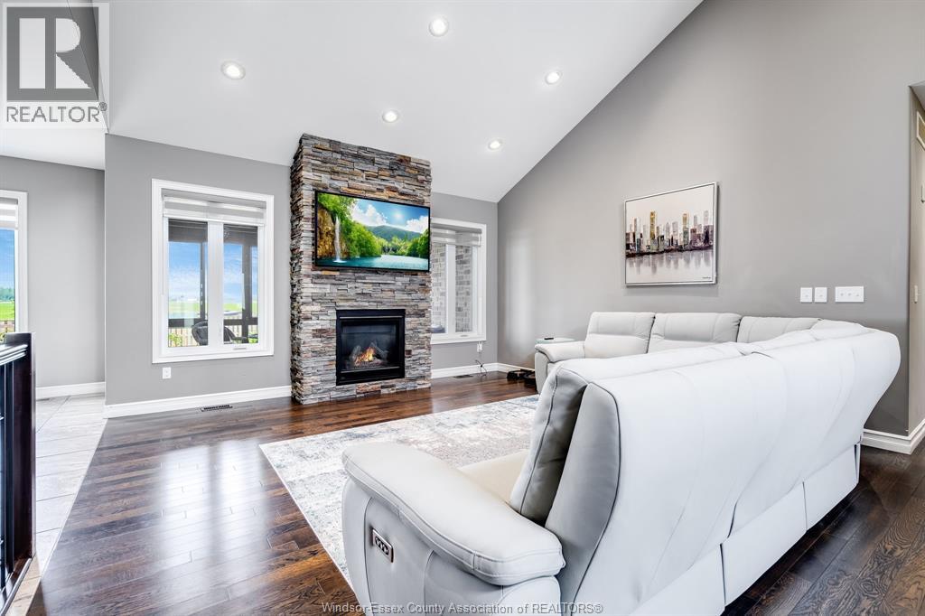 2125 FOX RUN ROAD Unit# UPPER, Leamington 2