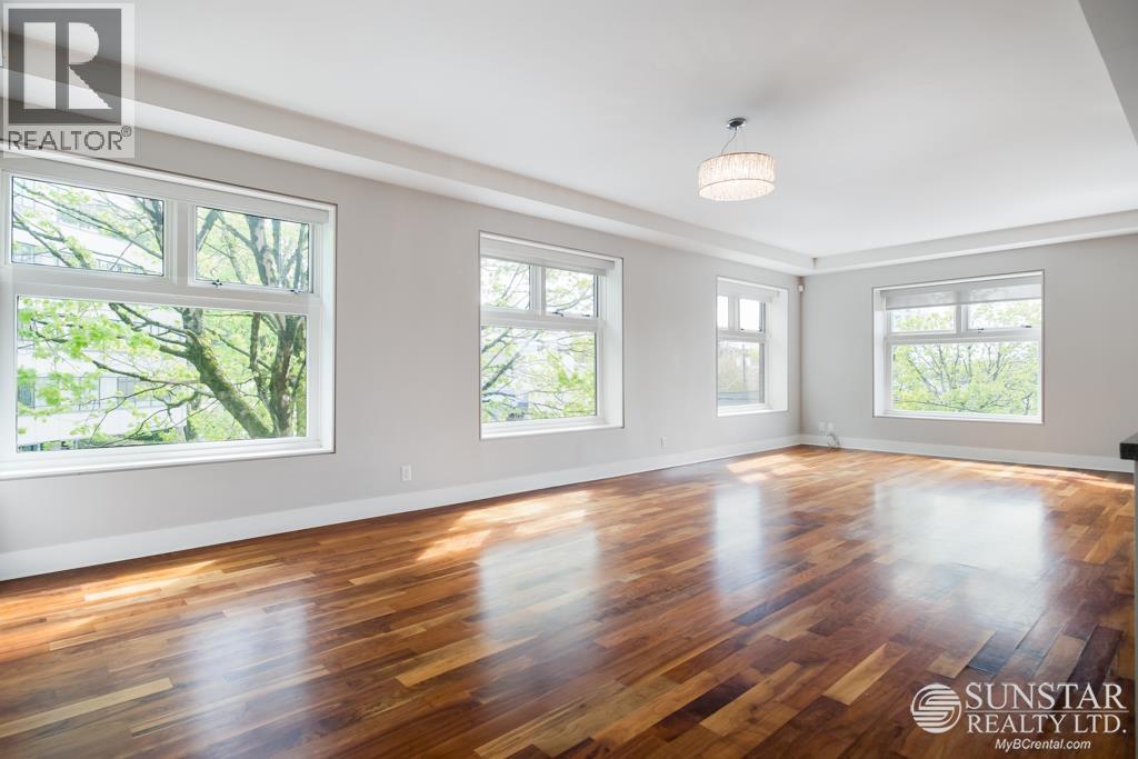 301 1477 W 15TH AVENUE, Vancouver 4