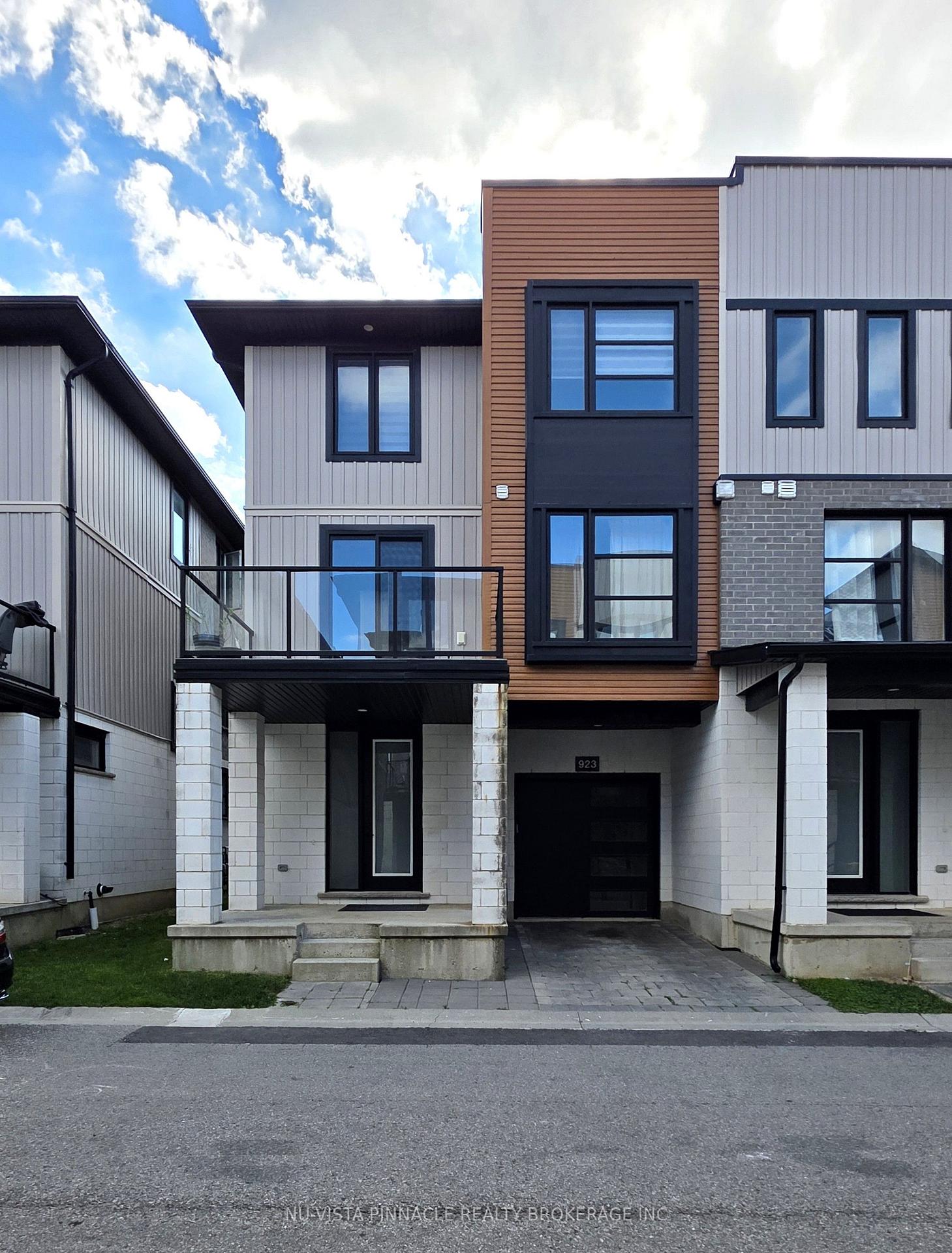 923 Georgetown Drive, London North 2