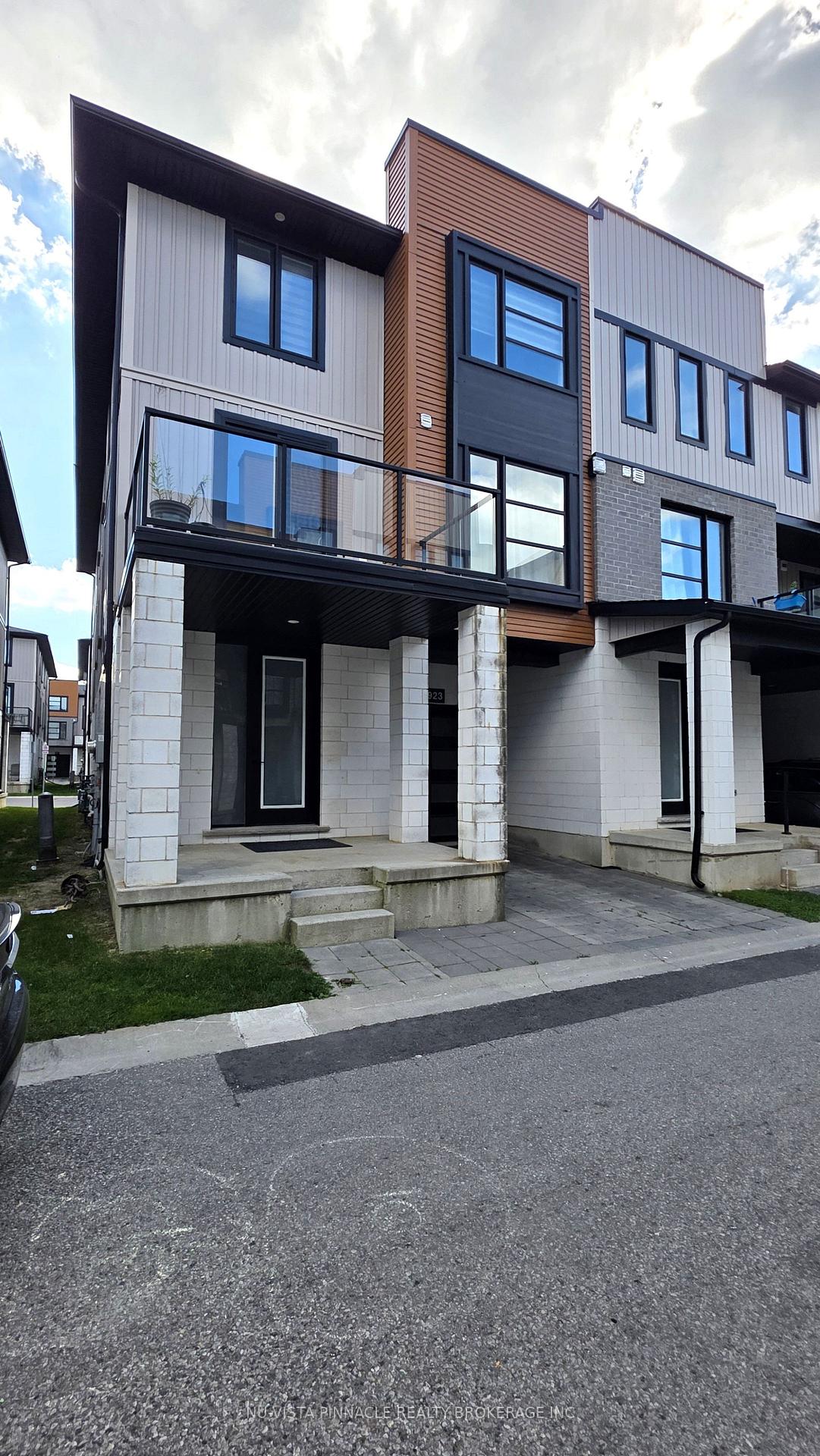 923 Georgetown Drive, London North 3