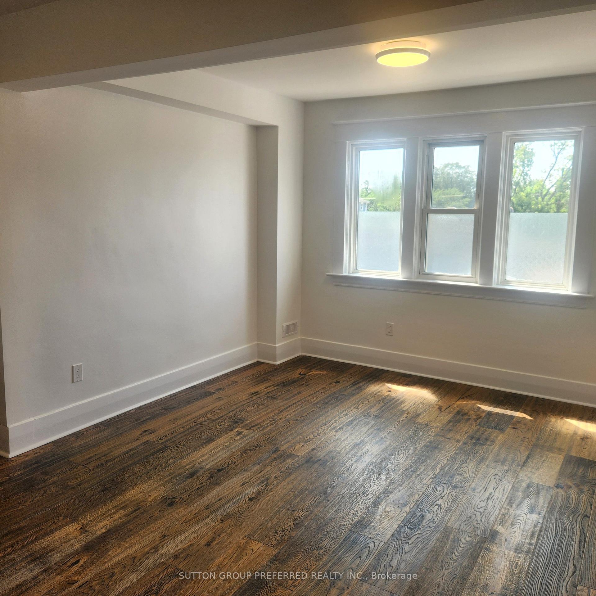 Upper Unit - 312 Wharncliffe Road S, London South 3