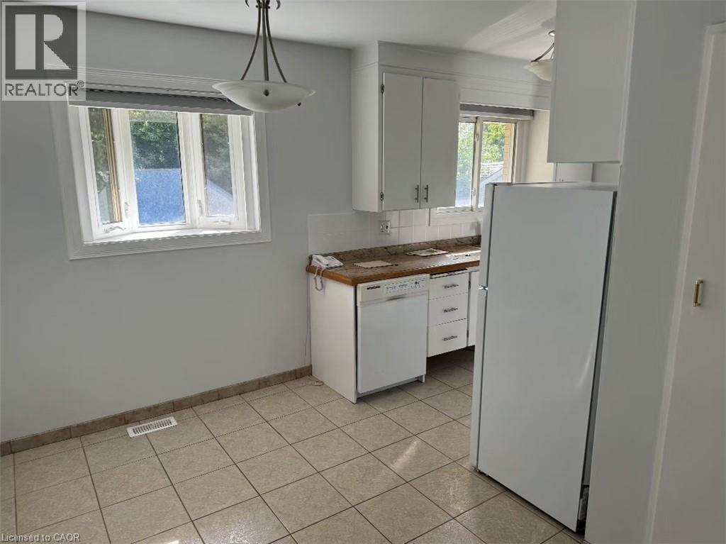 23 ELKINGTON Drive Unit# Upper U, Kitchener 5
