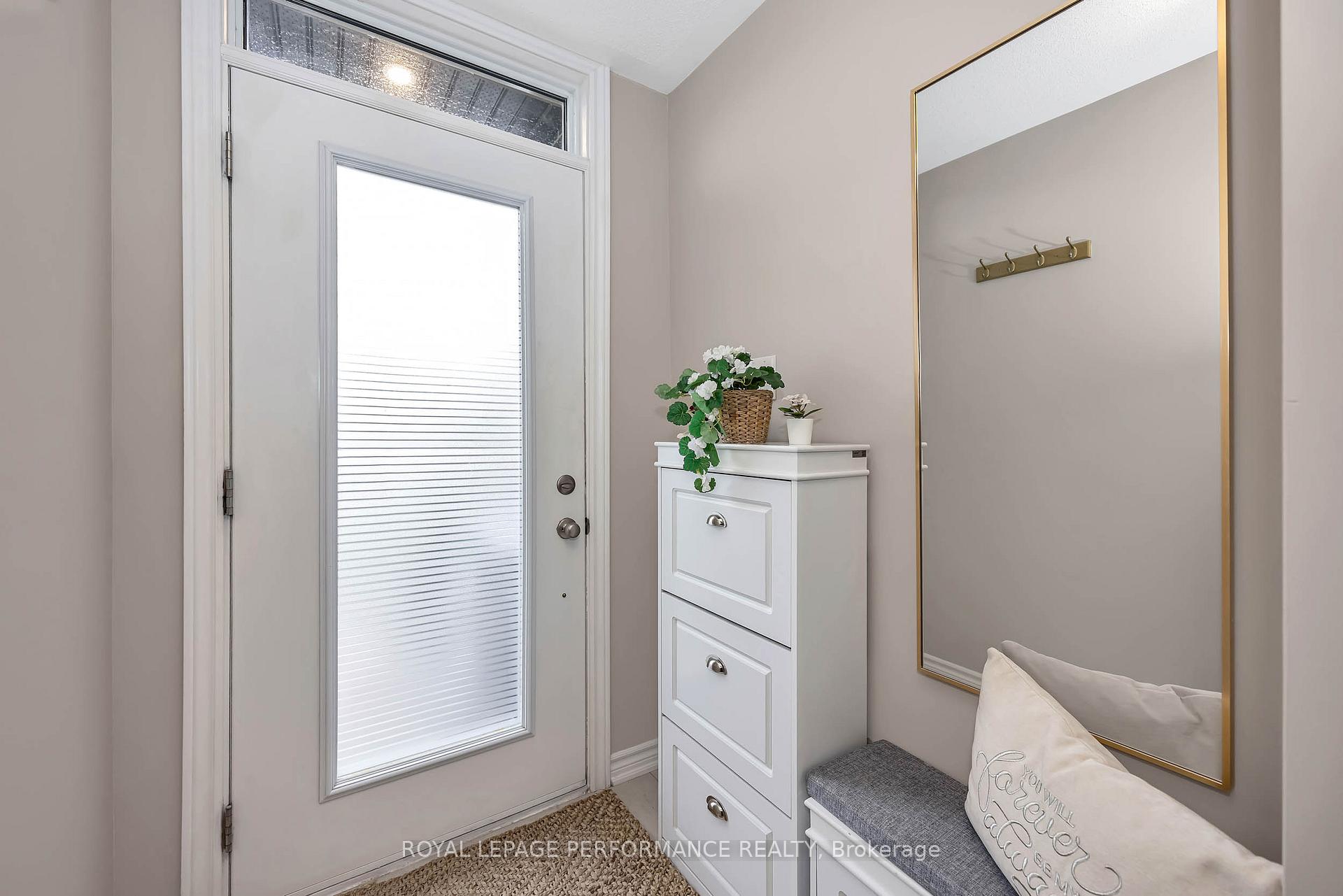 547 Ozawa Private, Ottawa 5