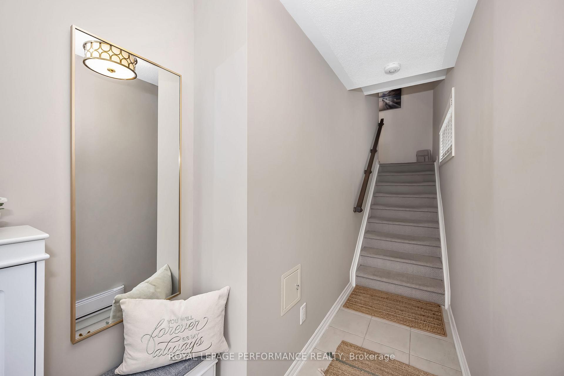 547 Ozawa Private, Ottawa 4