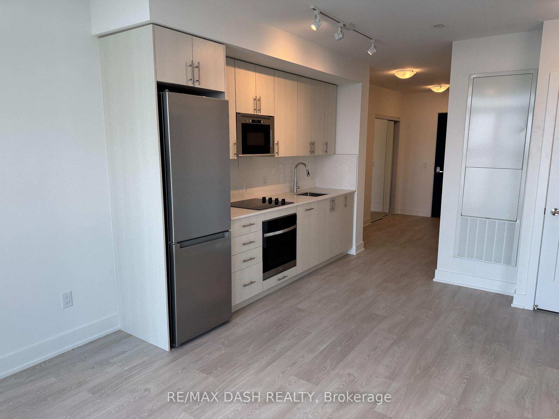 642 - 2545 Simcoe Street N, Oshawa 5