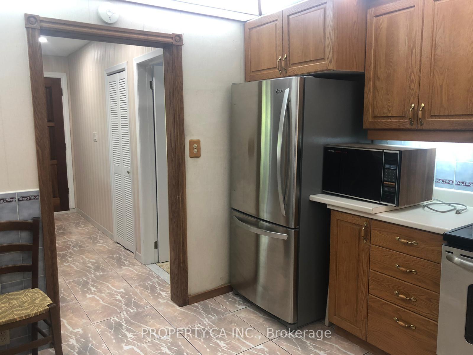 Upper - 113 Westhumber Boulevard, Toronto 3