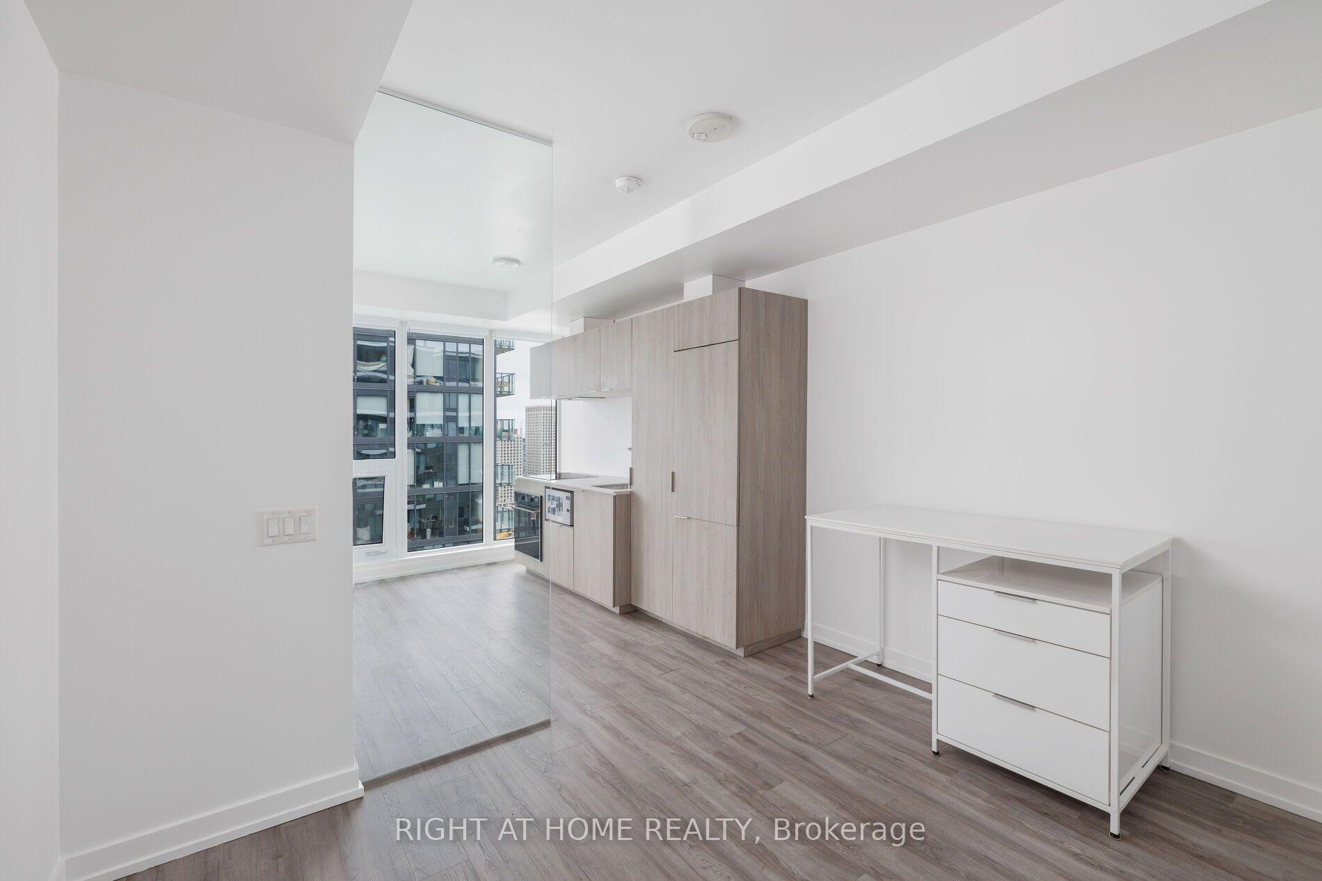 PH09 - 77 Shuter Street, Toronto 5